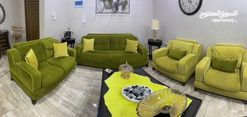  4 طقم كنب وطاولة سفرة للبيع