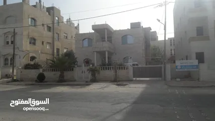  3 منزل للبيع في الجويده/ ام زعرورة مقابل مطعم ابو زغلة