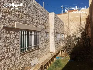  5 بيت مستقل للبيع منطقه ام رمانه  على حدود شفا بدران