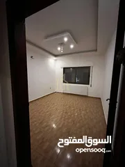  4 شقة مميزة في موقع مميز طابق ثاني 160م في أرقى مناطق أم أذينة بسعر مميز / ref 9301