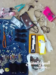  1 شروة اكسسوارات ومقتنيات ومسبح ومنفاخ وميزان وساعه ذكيه وسماعات كلهم جداد بسعر حررق يتوفر خدمة توصيل