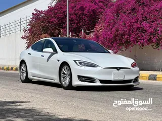  14 Tesla Model S Long Range Plus 2020 White interior
