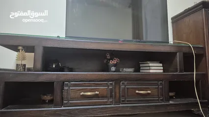  1 طاولة تلفاز مع جوارير عدد 2