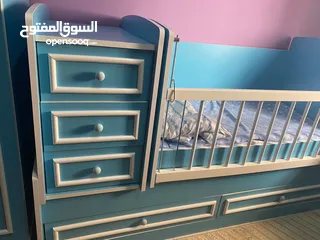  1 سرير طفل و منز كهربائي