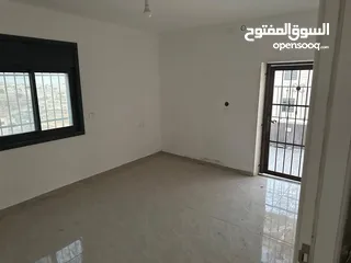 5 منزل 3 طبقات جاهز للسكن مع قطعة أرض للبيع في بيت لحم