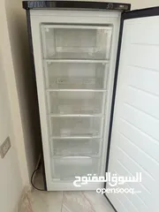  1 فريزر شبه جديد بحالة ممتازة