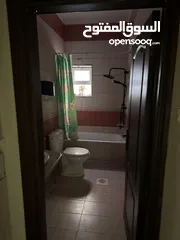  23 شقه من فيلا(غير مفروشة )للايجار طابق اول ب 360 ويوجد شقة صغيره طابق ارضي مدخل مستقل (غير مفروشة)150د