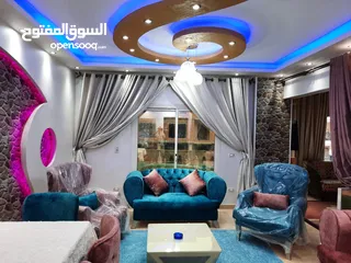  29 بمدينة الشروق  شقة 145م / 220 للبيع دور 2/ جانبي بحري / فيو مفتوح على مربع حديقة