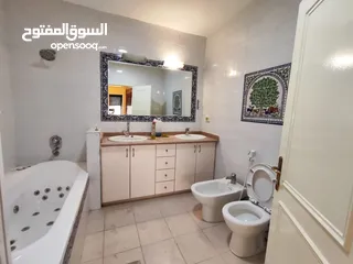  17 شقة غير مفروشة للإيجار – الطيرة  شارع روما