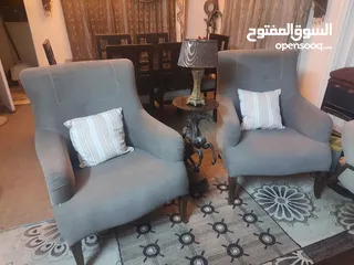  2 طقم كنب فاخر تفصيل شبه جديد مكلف 1200