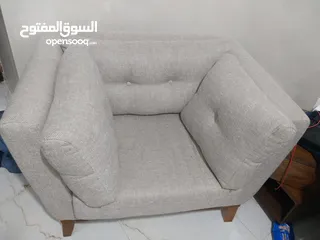  2 طقم كنب بحالة جيدة جدا