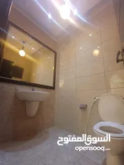  12 شقه فارغه للايجار خلدا