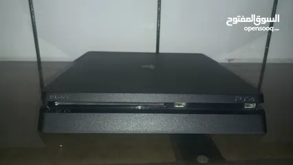  3 بلايستيشن 4 سلم ps4 slim مستعمل بحالة جيدة جدا اقرأ الوصف