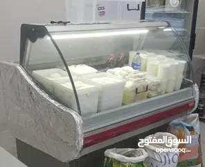  1 ثلاجة عرض بحاله ممتازه