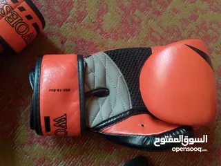  2 قفازات ملاكمة 8-10oz