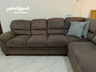  2 طقم كنب بشكل L بحالة ممتازة   L shape sofa in very good condition