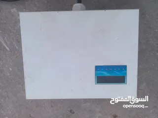  1 منظم كهرباء / مثبت كهرباء