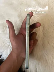  2 iPhone 15....