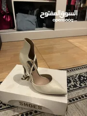  3 احذيه مستعمله مره واحده