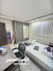  7 استوديو مفروش في شارع الجامعة موقع مميز خلف روان كيك مباشرة مقابل كلية الطب و الهندسة
