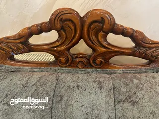  3 طقم كنب غرفه ضيوف مع طقم طاولات للبيع بسعر مغري