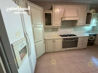 8 روف فارغ - عبدون - 5نوم 2ماستر - أرقى مناطق عبدون