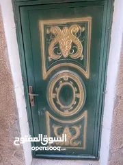  14 عمارة خمس شقق ومخزنين للبيع بسعر مغري