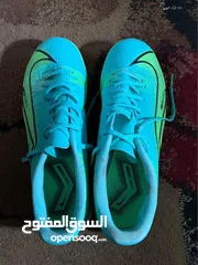  1 Nike Mercurial shoes blue size 39 Nike running shoes green size 38 استعمال مرتين، ب3000 الواحدة