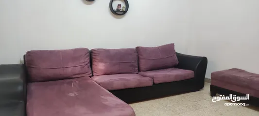  2 كورنر  امريكي +مقعد اضافي مستعمل شاموا و جلد  بحاله جيده جدا  السعلوب 50 دينار