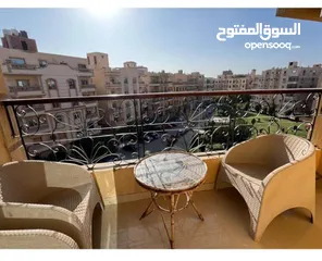  13 للبيع بالدريسنج والمطبخ شقة 220 متر لقطة في النرجس عمارات بجوار مسجد المصطفي ومدارس MSA