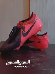  1 الحذاء بحاله جيده جدا
