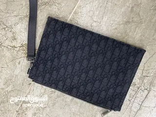  1 Dior Pouch