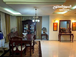  4 شقة في عمارة طابق اول ارضي مطل عالشارع مباشرة