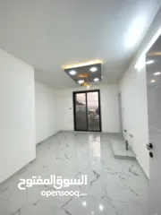  7 روف للبيع مقابل الأكاديميه مباشره