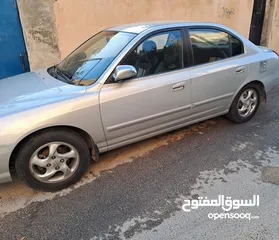  4 هونداي XD 2001  قير عادي للبيع