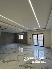  8 بأفخم التشطيبات الفندقية و في اجمل طريق المطار قرب كلية لومينوس
