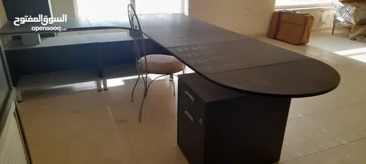  5 مكتب إداري