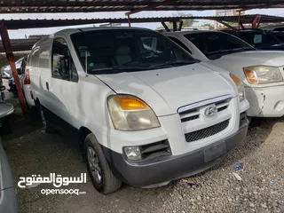  2 باص هيواندي 2006 ديزل ستاركس با3500$