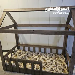  1 سرير اطفال ويصير للكبار