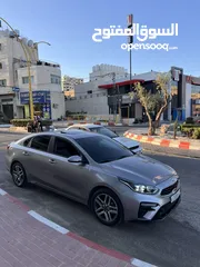  3 كيا سيراتو القصة الجديدة قصة 2019 ، ترخيص 2018 ، فئة GT ، إمكانية البيع نص كاش ونص شيكات او البدل