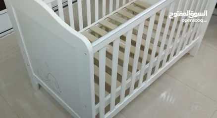 5 giggles crib from babyshop