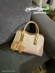  4 عروووض عرووووض تشكيلة واسعة على مجموعة حقائق ماركات اصلية ### 5 دنانير #### فقط سعر الشنته