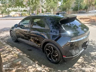  6 سياره موديل 2022 ايونك 5 كهربائيه لون اسود ميتاليك دفع رباعي اكبر بطاريه تمشي فوق 550 كيلو سبعه جيد