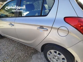  4 هونداي I200 موديل 2013 للبيع