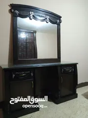  9 للبيع غرفة نوم ماستر تفصيل خشب لاتيه 18 قشرة بلوط بحالة ممتازة جدا بسعر 210