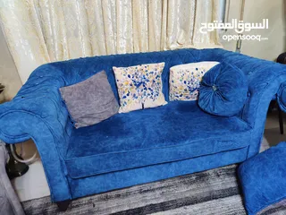  1 طقمين كنب زان بحاله ممتازه وطقم سفره مع ملحقاتها للبيع