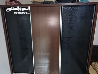  1 غرفة نوم خزانة و  تختين مفرد ونص ikia