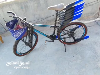  18 بيع بسكليت بحاله جيده جدااا اللون اسود وازرق واضح بالصوره غيارات شغاله وبرك شغال 100%