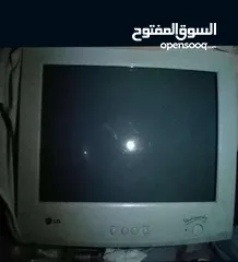  1 كمبيوتر LG للبيع شاشه كيسه صب وسماعات