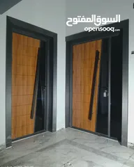  5 Cust,,Entrance doors